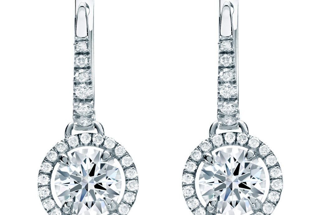 Why We Love Dangle Diamond Earrings (And You Should, Too!)