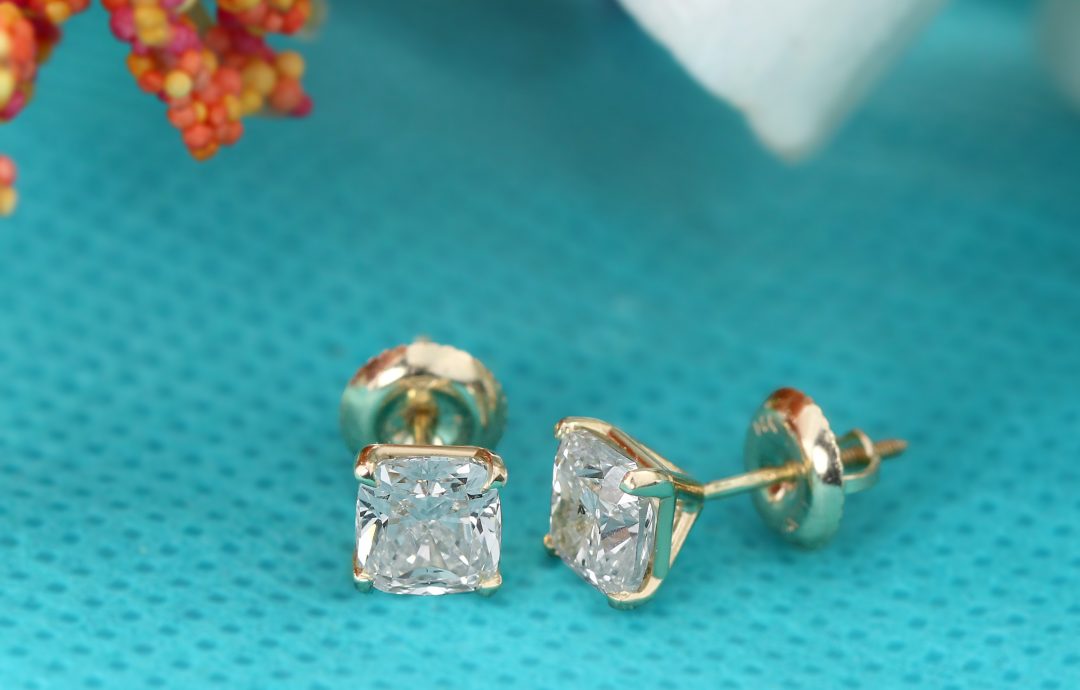 Tips on Buying Cushion Cut Diamond Stud Earrings