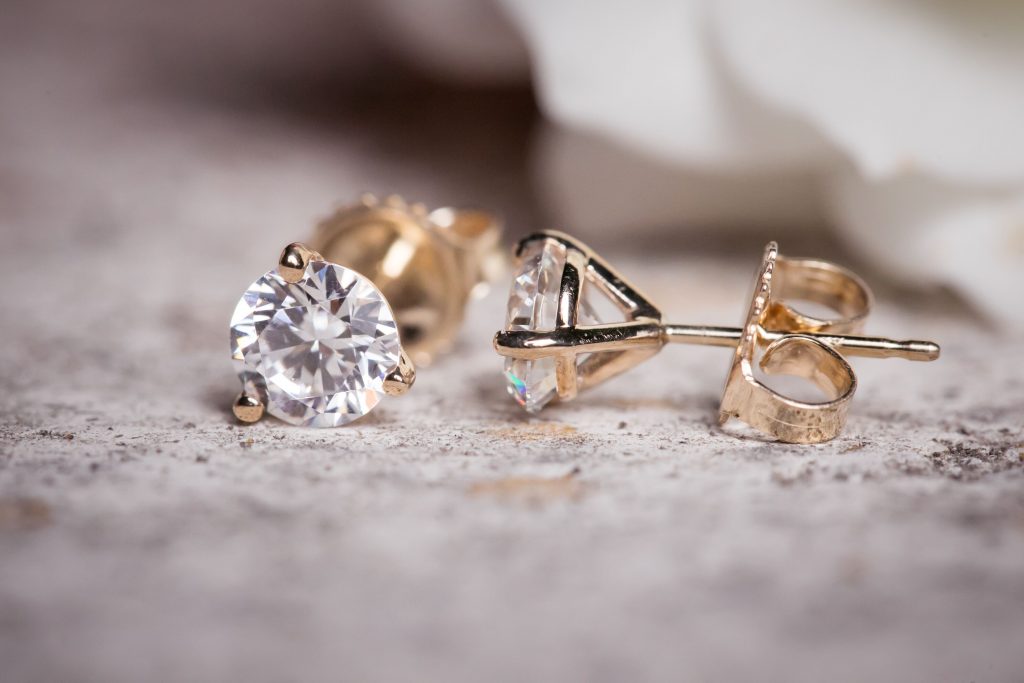 Lab Grown Diamond vs Real Diamond: Decoding the Differences