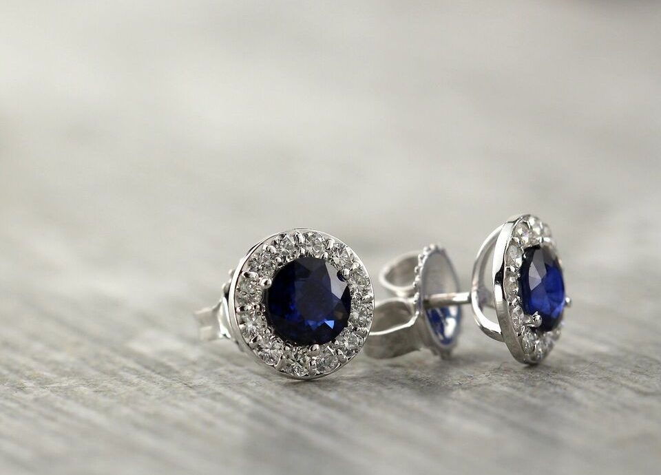 September Stunning Birthstone: Sapphire Gemstone Jewelry