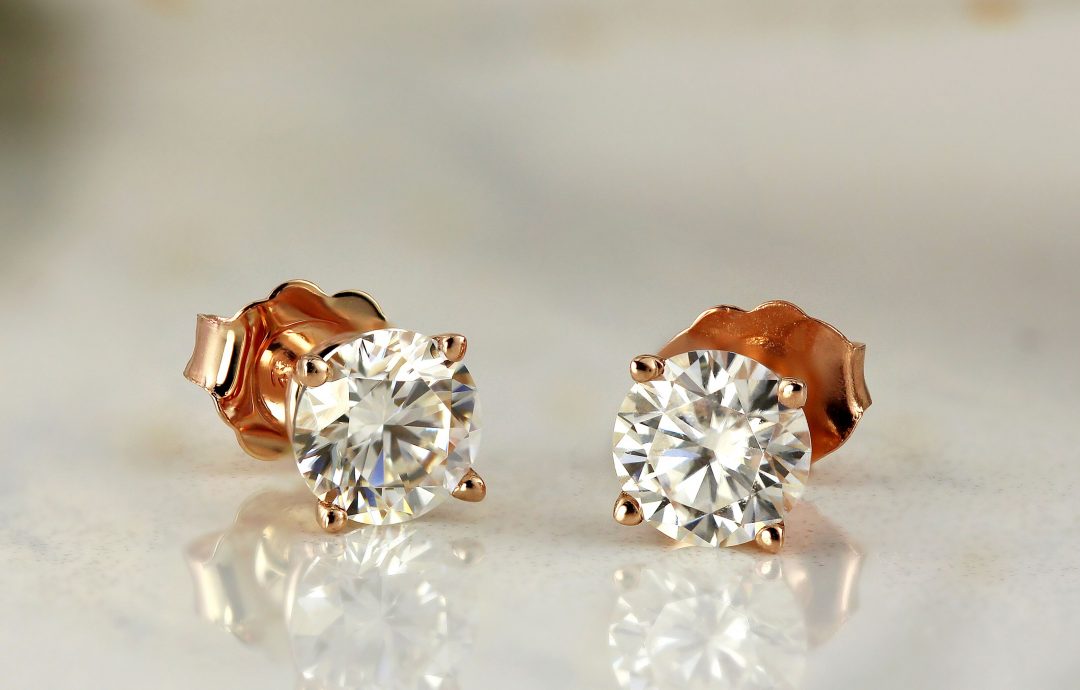 Valentine’s Day Gift Ideas: Elegant Stud Earrings for Her