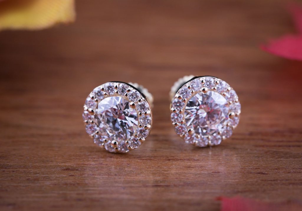 What Are Halo Diamond Stud Earrings and Why Do They Dazzle? – DiamondStuds  News