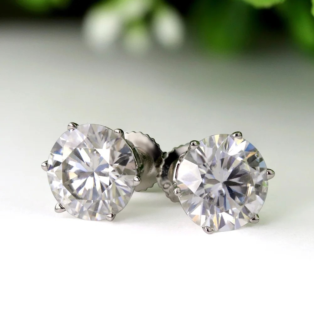 What is the Best Metal Option for Your Diamond Studs?